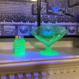 Uranium glass Napkin holder and salt shaker